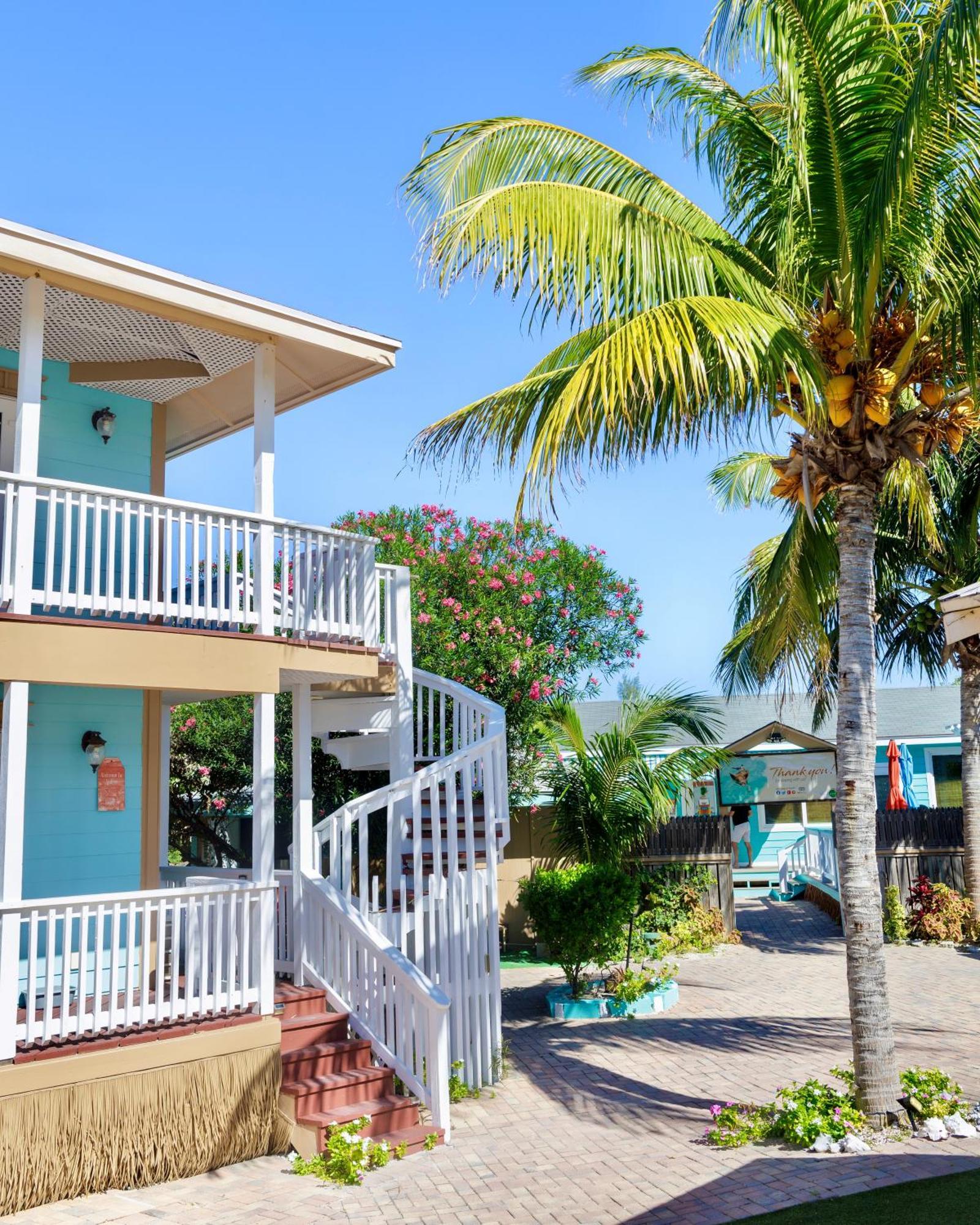 Embrace Resort Staniel Cay Exterior photo